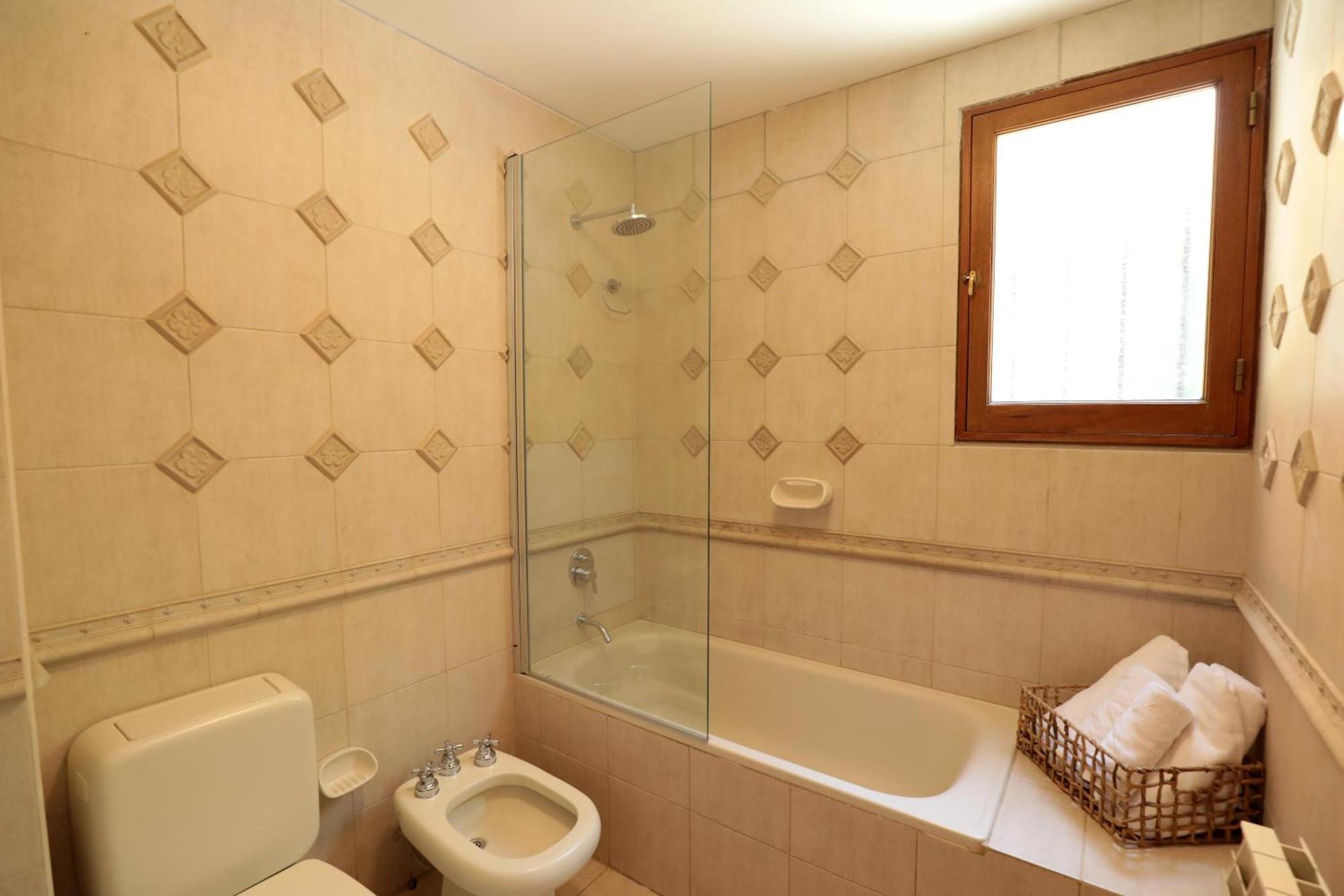 Heura Petit Hotel Лухан-де-Куйо Экстерьер фото